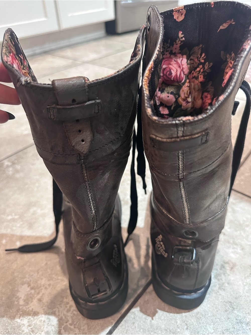 Dr. Martens Triumph 1914 foldover Boots Size 9 brown gray floral - Picture 3 of 10